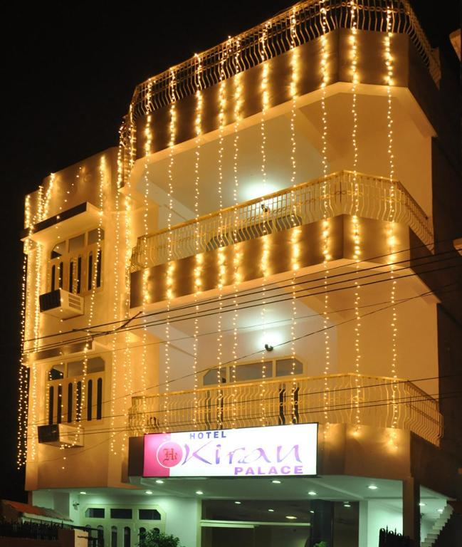 Hotel Kiran Palace Варанаси Екстериор снимка